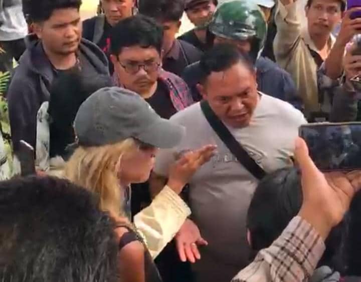 Aparat Diduga Melarang Turis Turki Memotret Aksi May Day di Medan