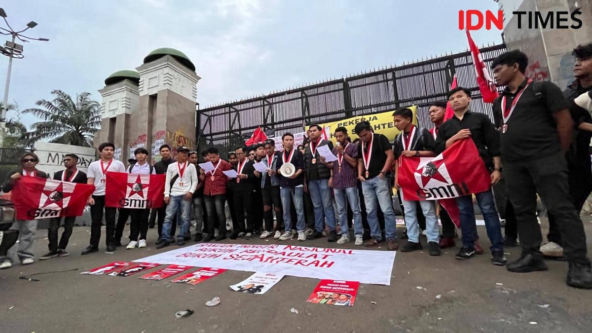 May Day di DPR, Massa Tuntut UU Pro Buruh dan Hapus Outsourcing