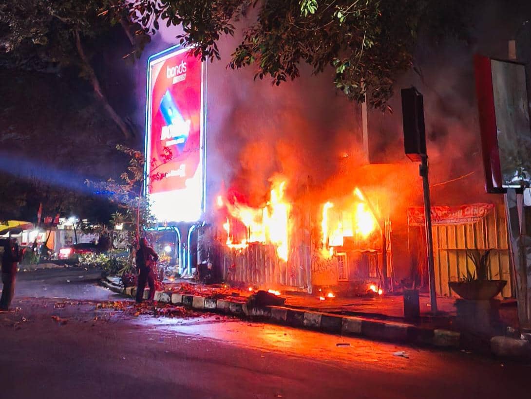 Polisi Dalami Motif Aksi Massa Ricuh hingga Bakar PosPol di Bandung