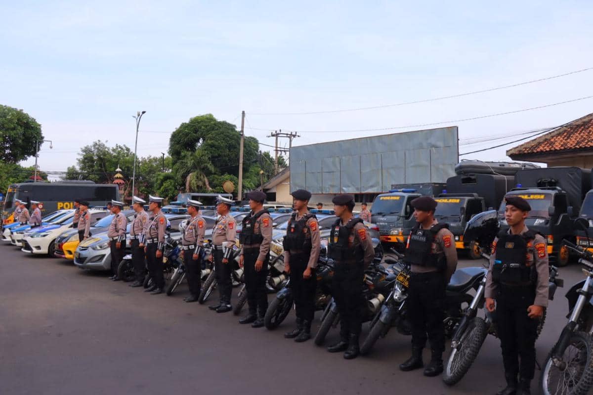 Ratusan polisi menggelar apel pengamanan peringatan May Day 2026 di Kota Bandar Lampung. 