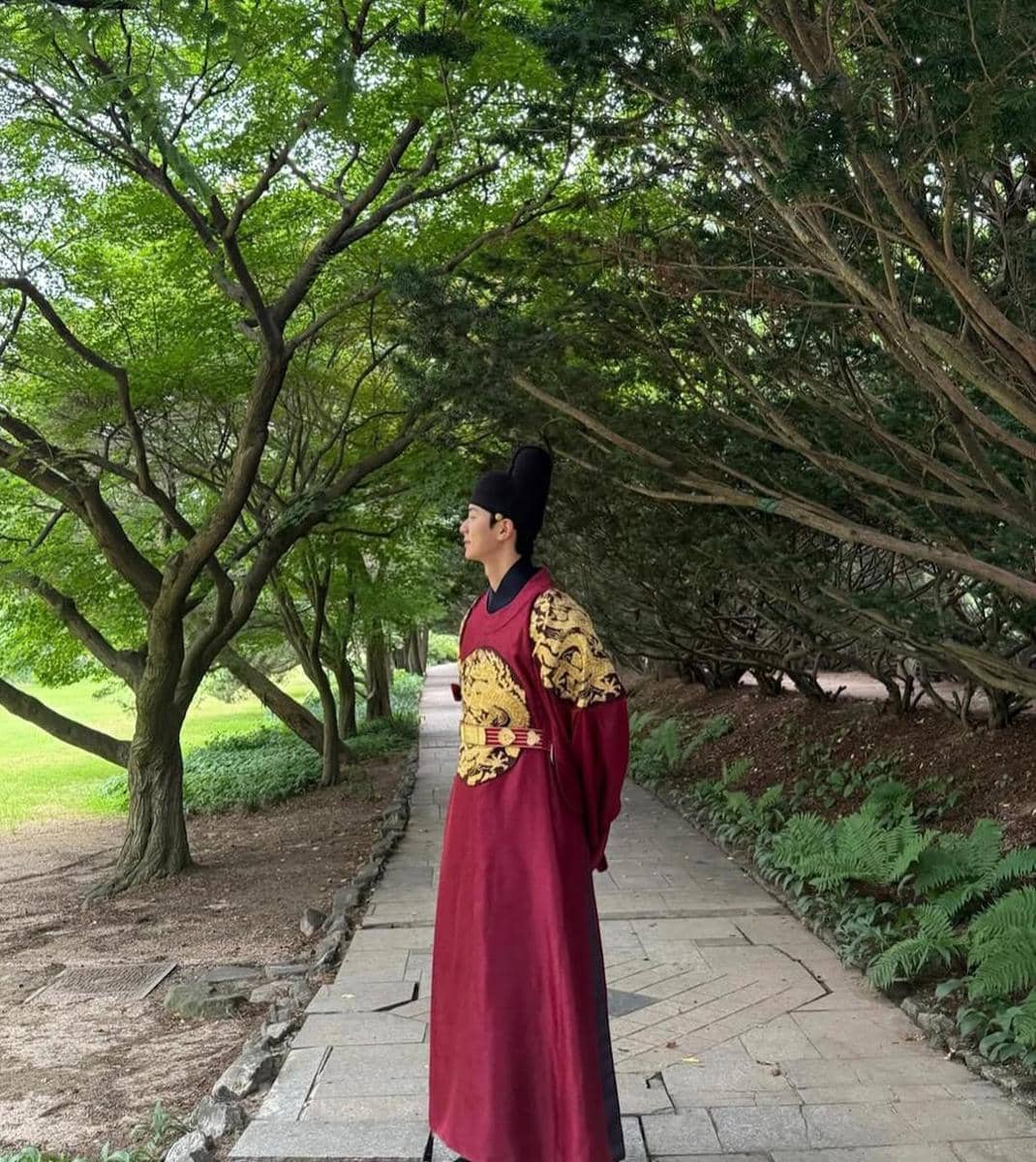 Lee Chae Min di postingan instagram pribadinya 