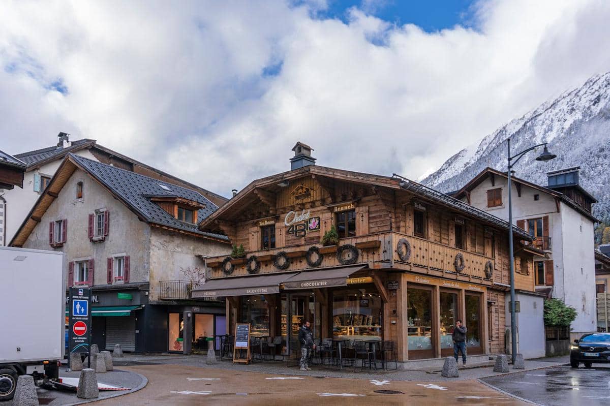 Ilustrasi chalet di Chamonix