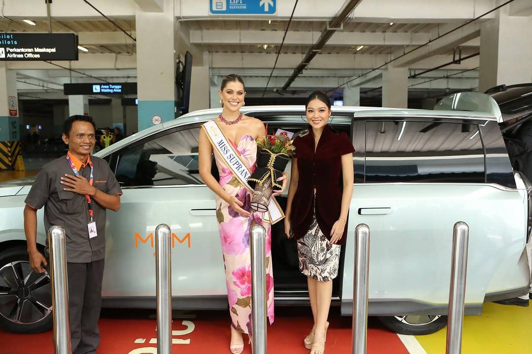 Potret Kunjungan Miss Supranational 2025 Eduarda Braum ke Indonesia