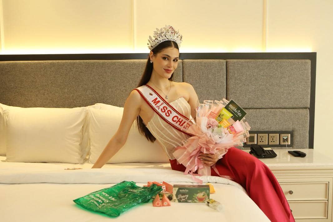 7 Potret Miss Charm 2025 Anna Blanco di Indonesia, Berkesan!