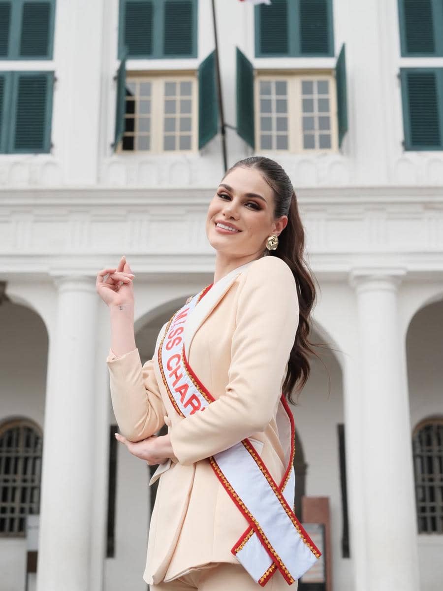Potret Miss Charm 2025 Anna Blanco di Indonesia