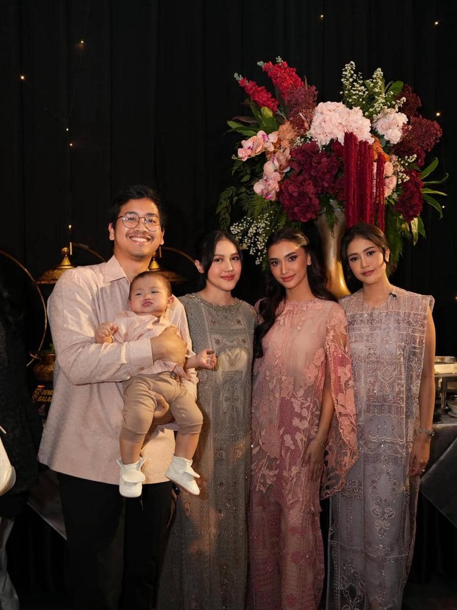 gaya tamu undangan di pernikahan Indian Akbar dan Siska Minbite 