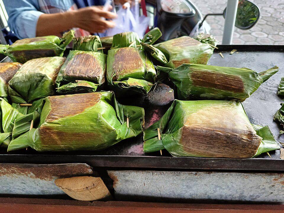 ilustrasi membuat nasi bakar