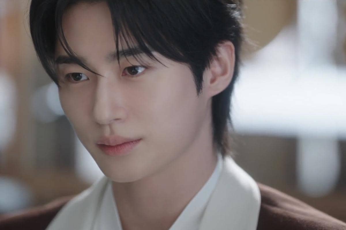 I An (Byeon Woo Seok) dalam drakor Perfect Crown 