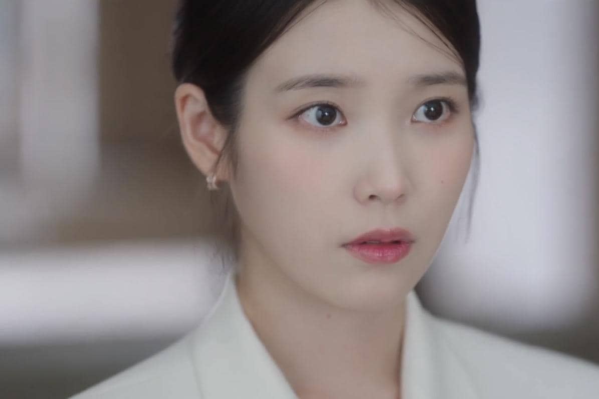 Seong Hui Ju (IU) dalam drakor Perfect Crown 