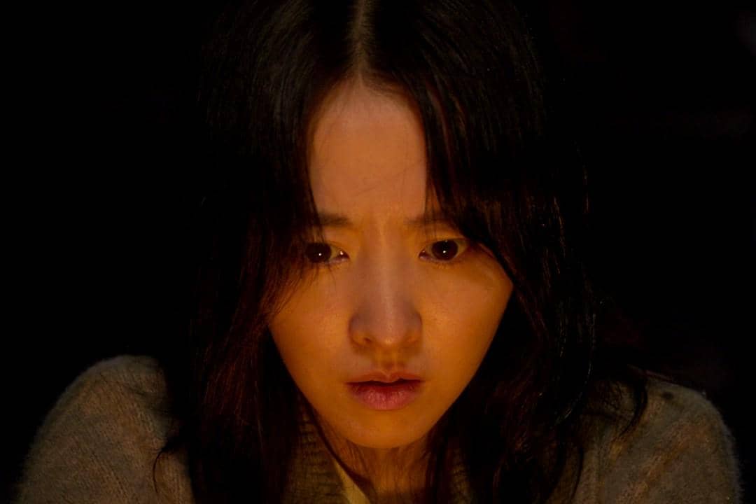 Still cut drama Gold Land. 