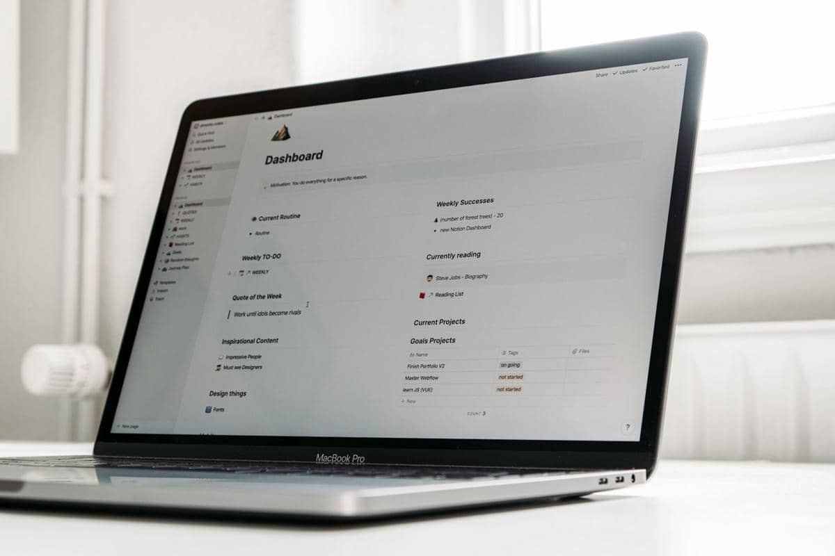 ilustrasi laptop