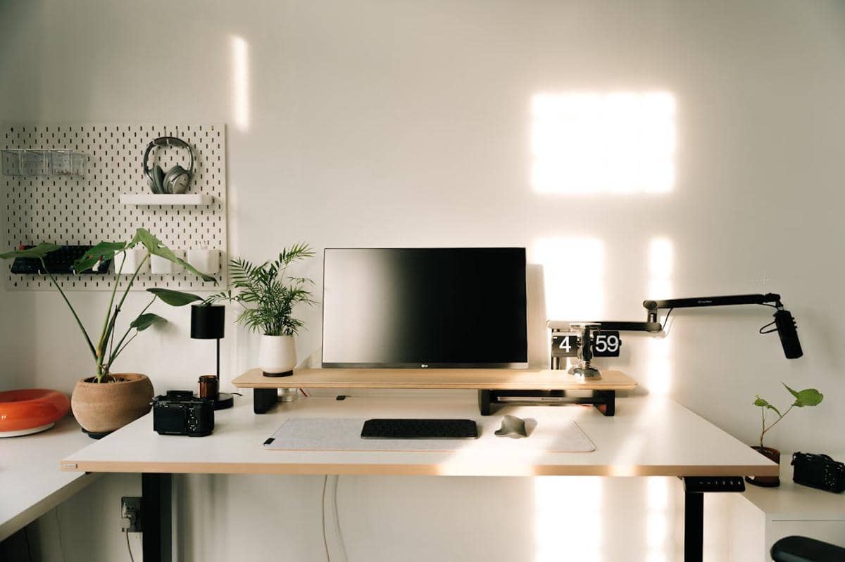 Ilustrasi desk-scaping 