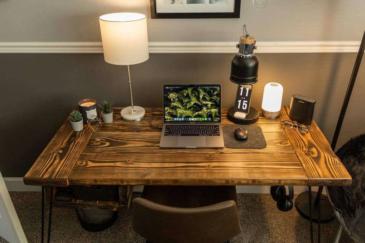 Ilustrasi desk-scaping