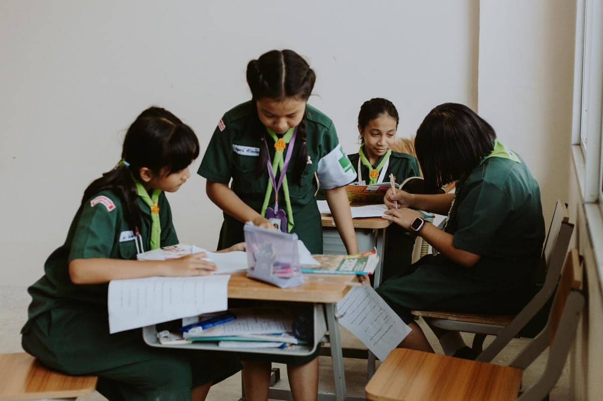 ilustrasi anak sekolah (pexels.com/Ron Lach)