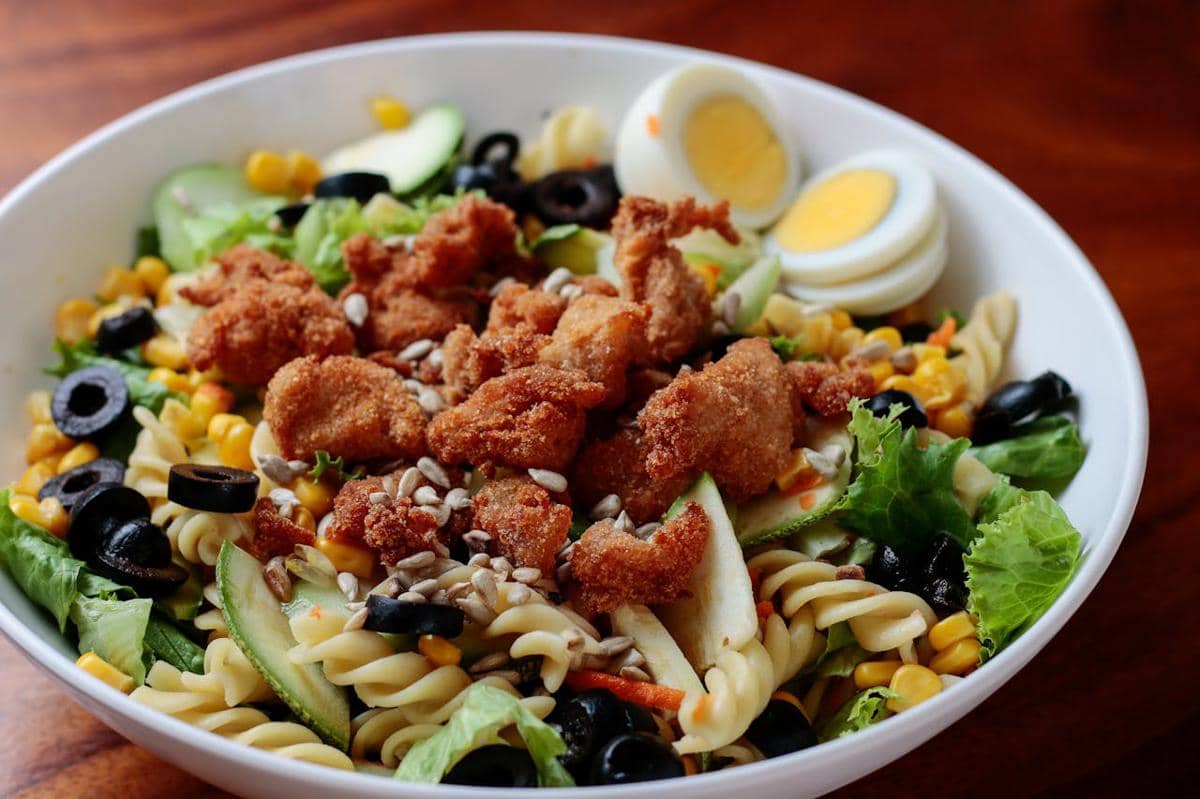 Resep Salad Pasta Ayam BBQ, Olahan Klasik Ayam Suwir ala Barat