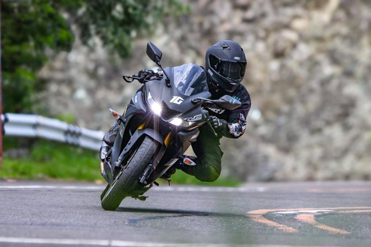 5 Alasan Naik Motor Motor Sport selalu Menunduk