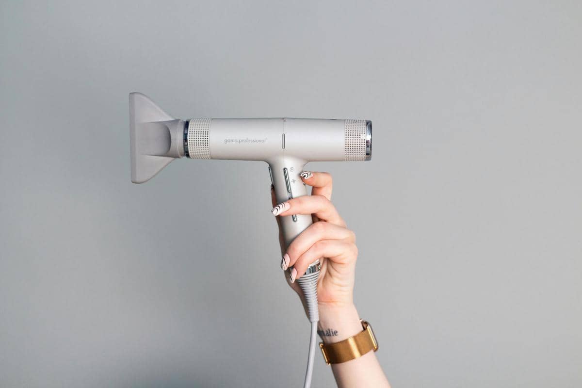 ilustrasi hair dryer