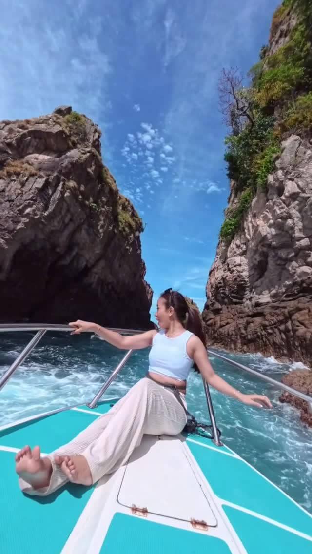 Mayang Lucyana liburan di Pulau Pahawang