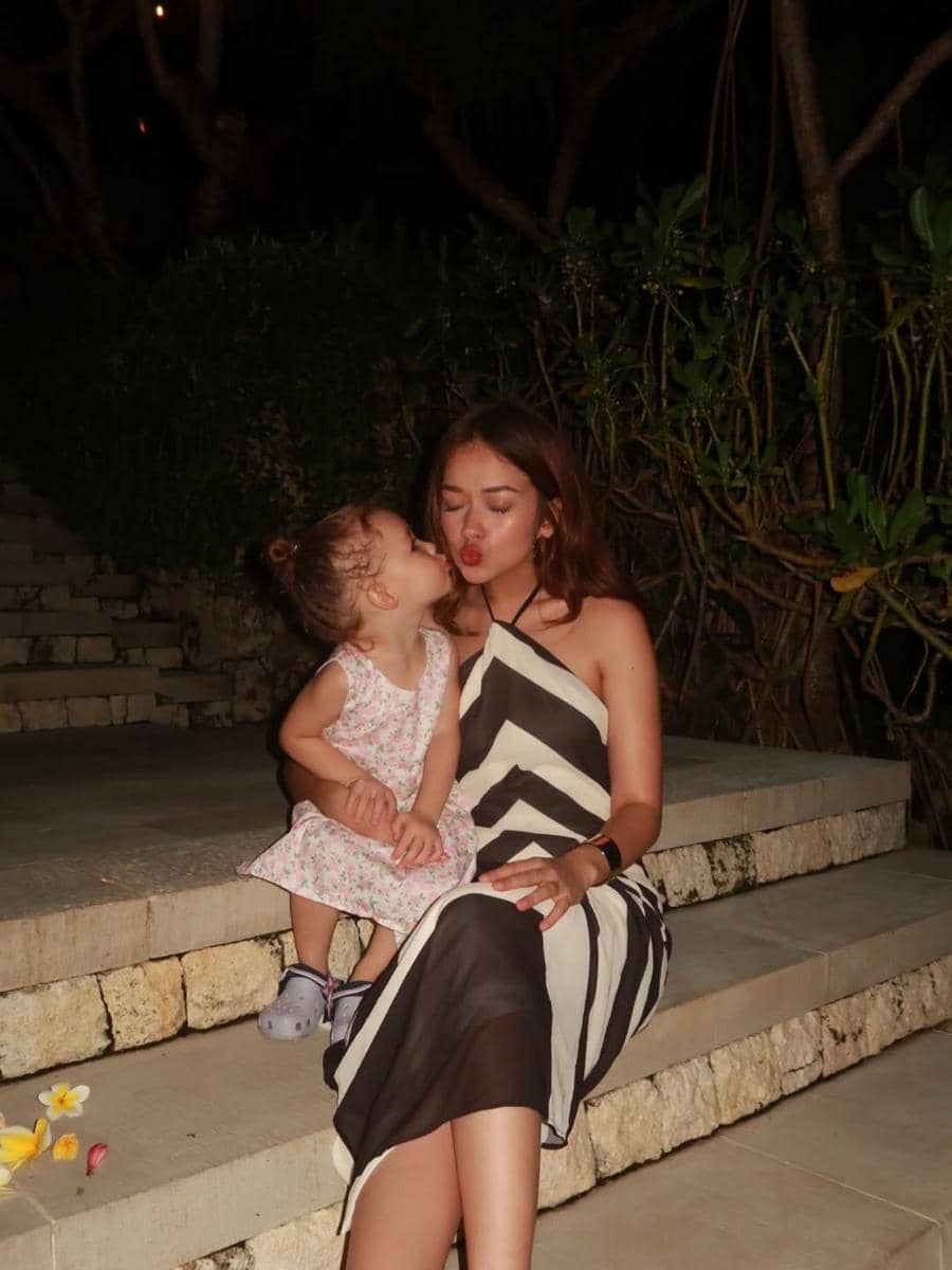 Rebecca Klopper liburan bareng Kamari di Bali