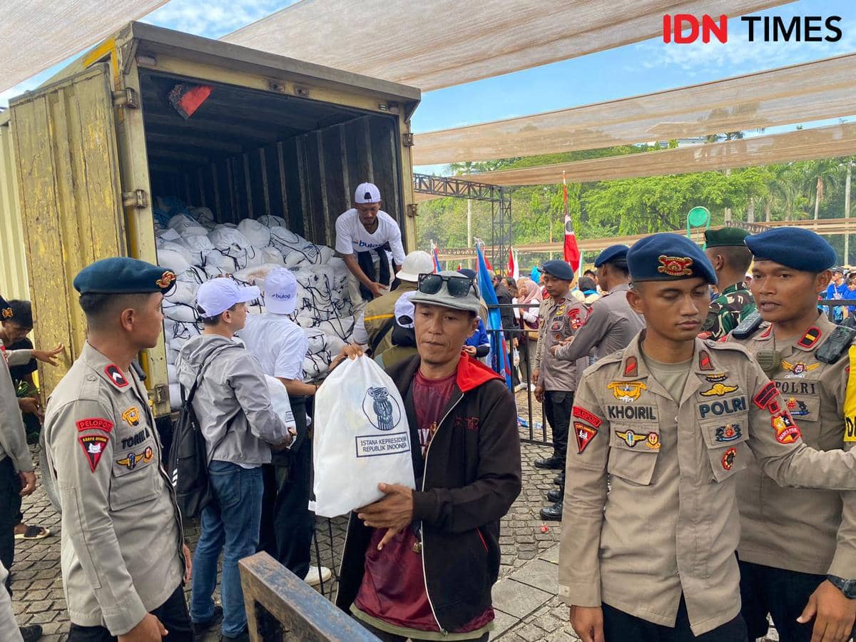 Sembako untuk buruh