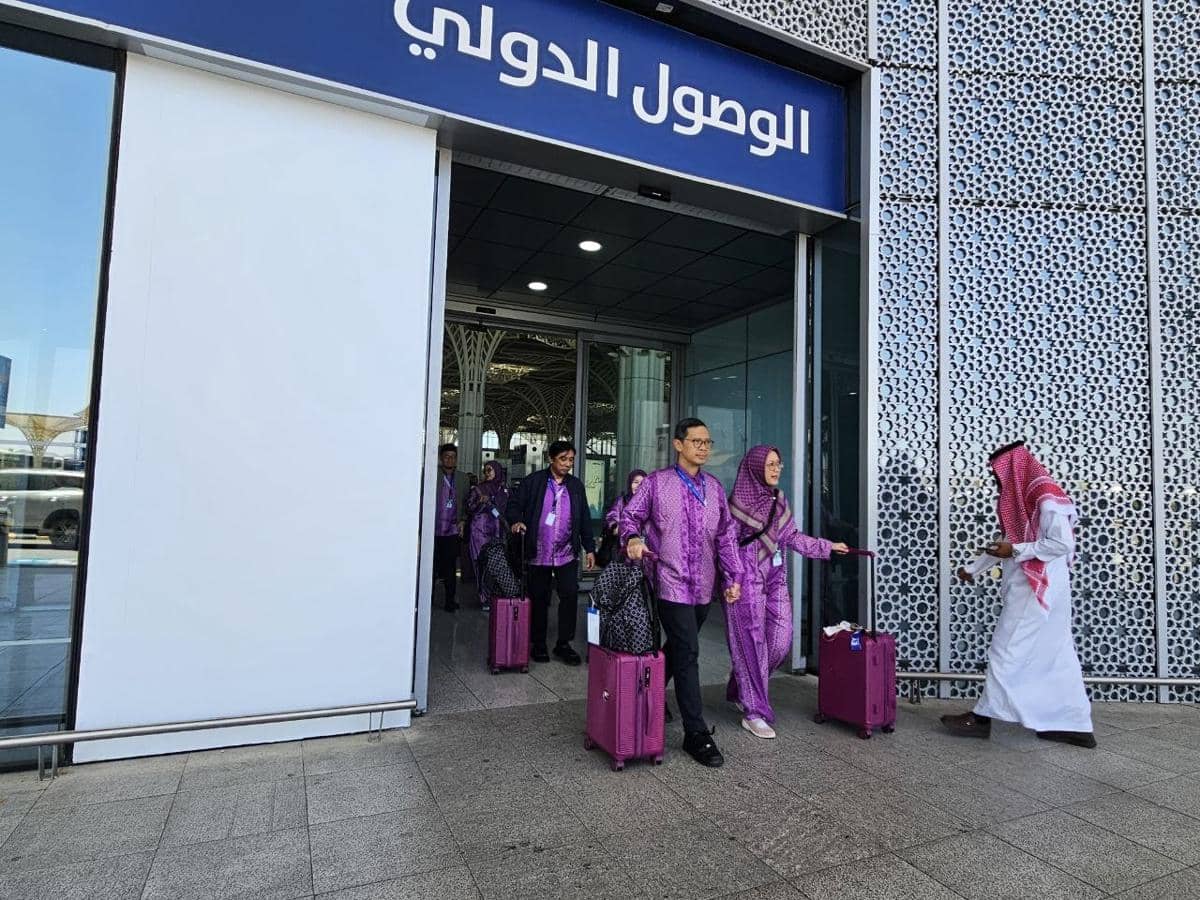 Layanan VIP, Rombongan Perdana Haji Khusus Tiba di Madinah