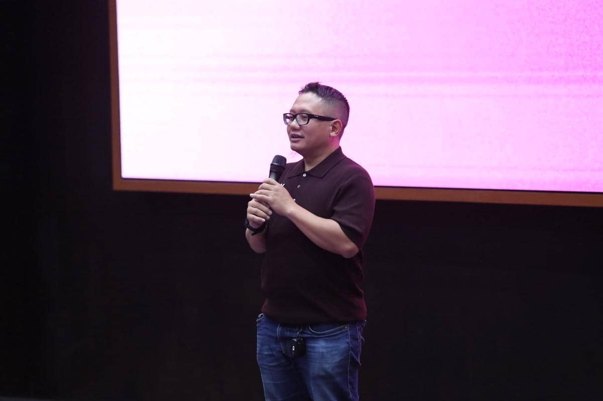 General Manager Mobile Consumer Business Region Jateng-DIY Telkomsel, Gamad saat menjadi pembiacar di kegiatan IndonesiaNEXT 2026 yang diada