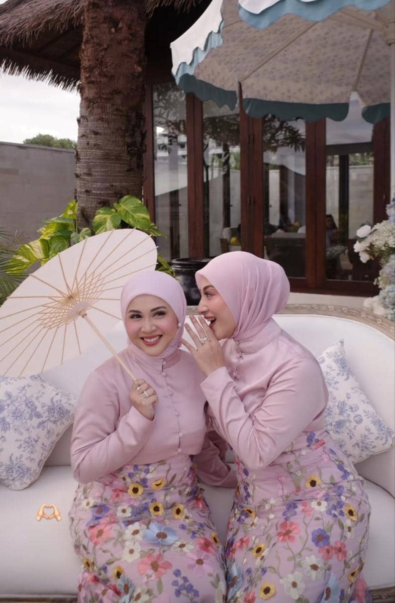 gaya artis di resepsi syifa-el Bali