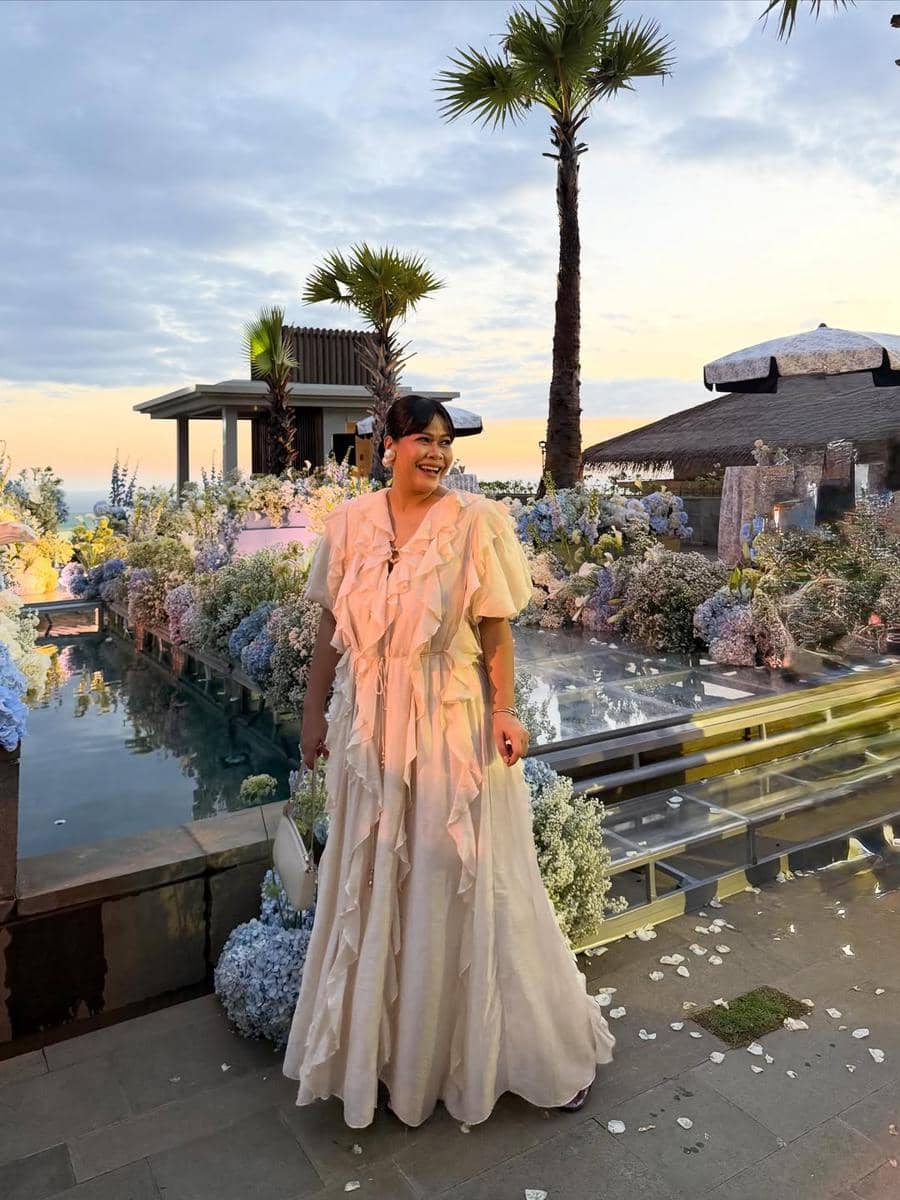 gaya artis di resepsi syifa-el Bali
