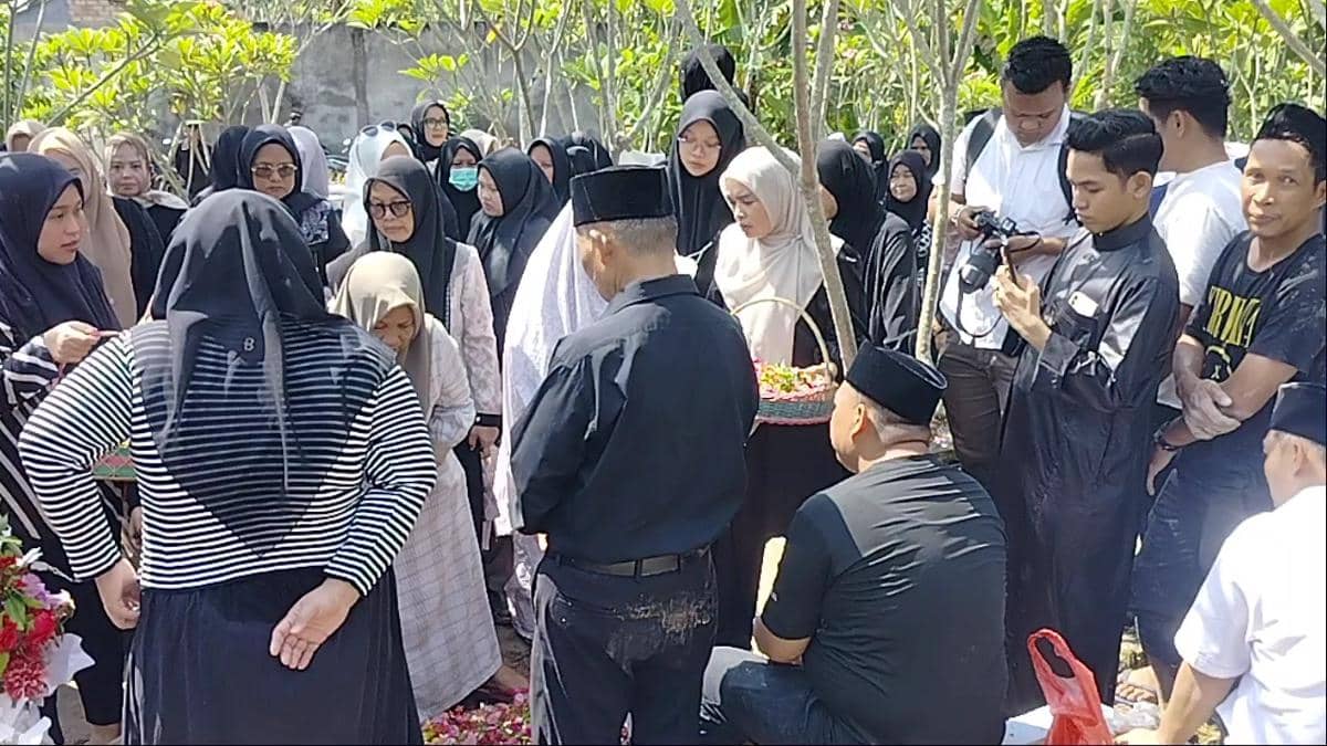 Pemakaman dr Myta Aprilia Azmy (Dokumentasi Keluarga)