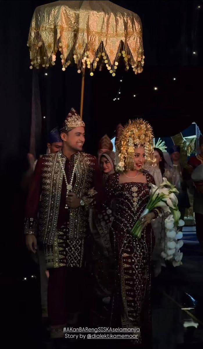 gaya resepsi nikah Siska Minbite