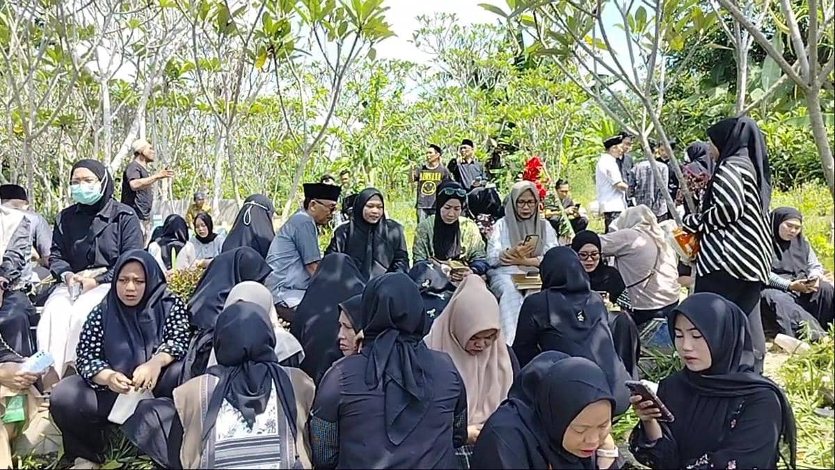Pemakaman dr Myta Aprilia Azmy (Dokumentasi Keluarga)