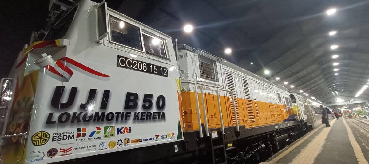 KAI Daop 8 Uji Coba Bahan Bakar Biodisel untuk Lokomotif Kereta