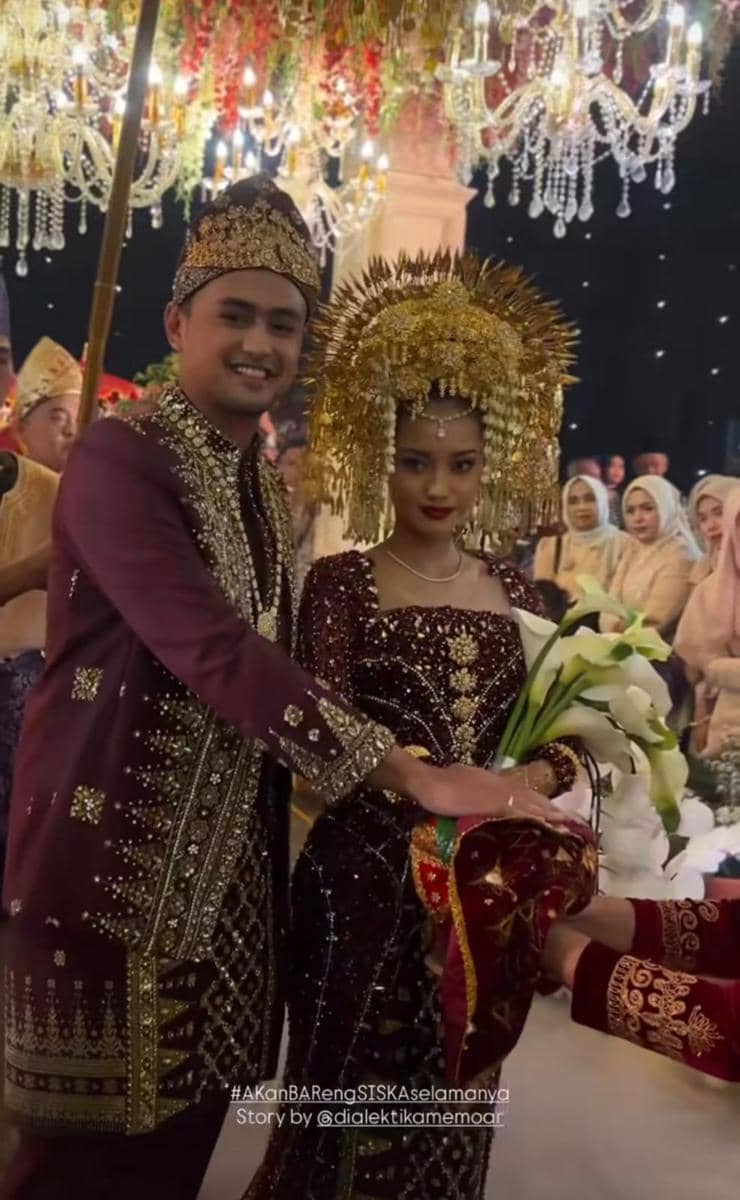 gaya resepsi nikah Siska Minbite