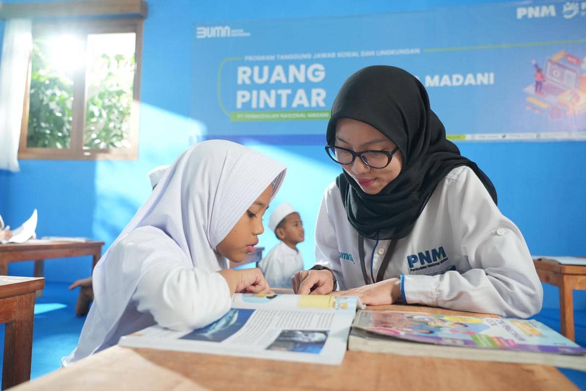 PNM Perluas Akses Pendidikan, Salurkan Beasiswa untuk Anak Nasabah