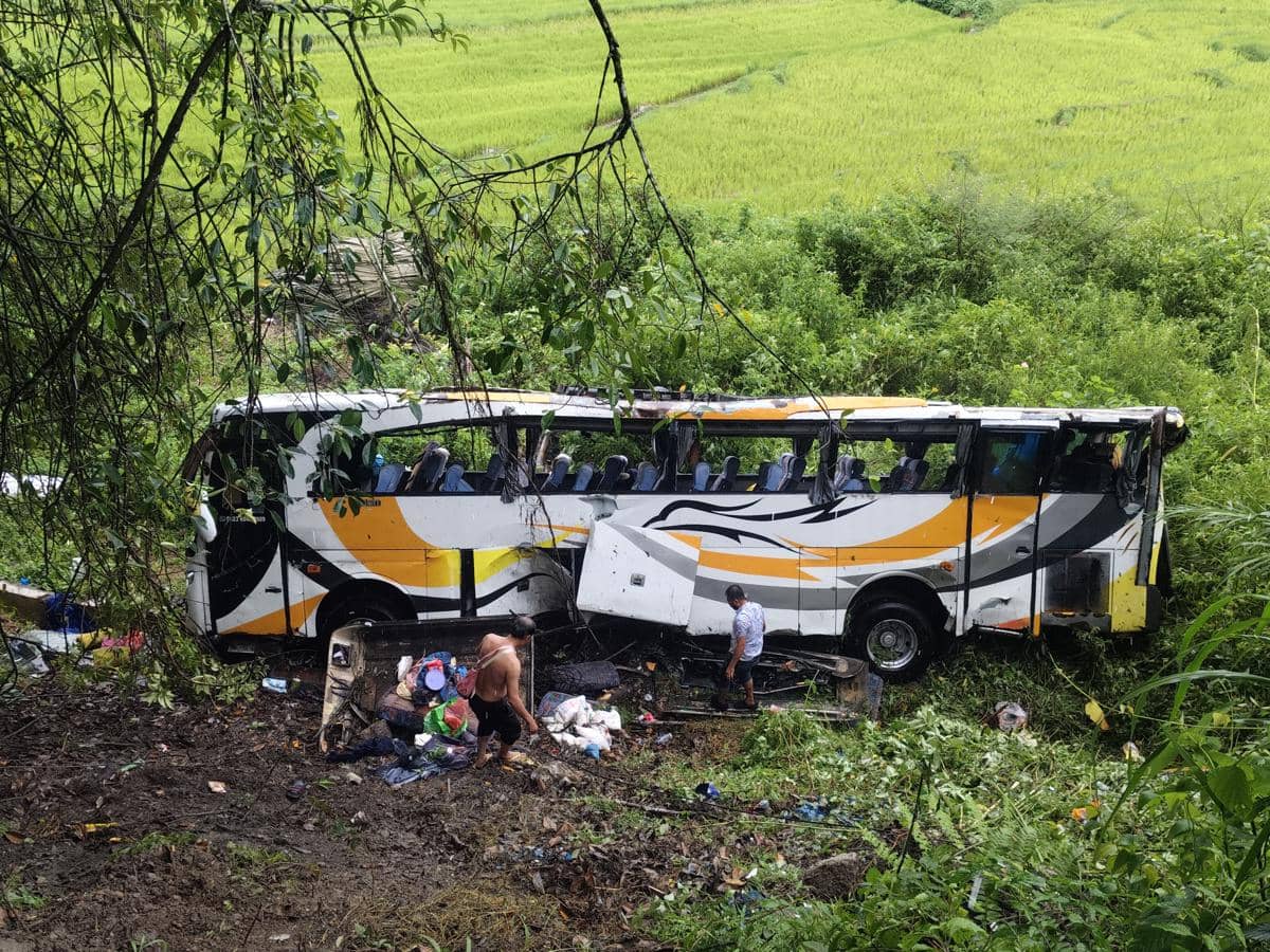 Bus Rombongan Anak SMP Terjun ke dalam Jurang 15 Meter, 50 Luka-luka