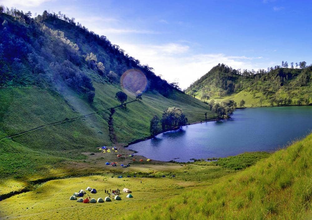 Ranu Kumbolo dari kejauhan