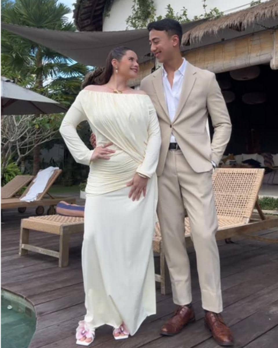 gaya couple seleb yang datang ke resepsi pernikahan El Rumi dan Syifa Hadju di Bali