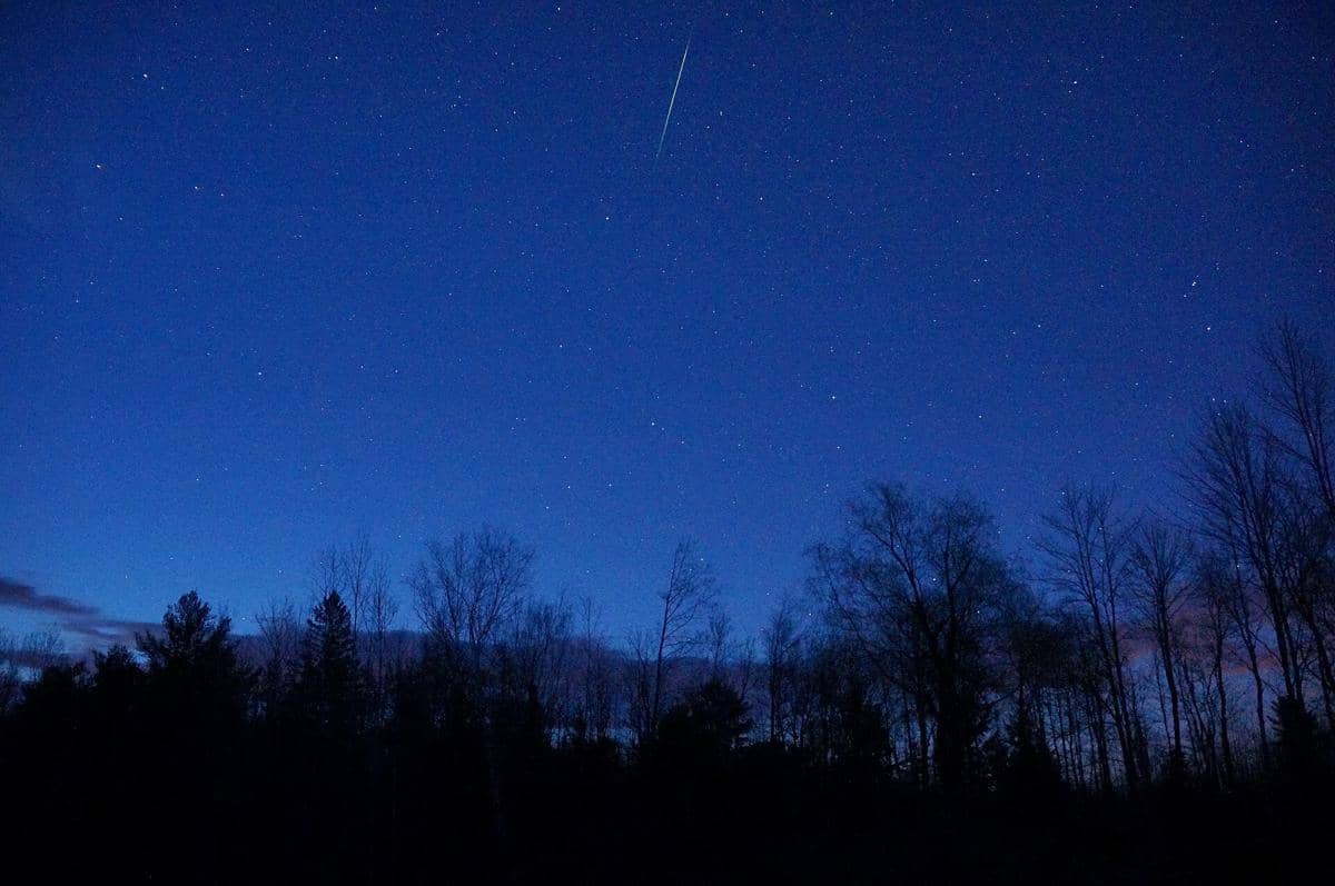 Fakta Tersembunyi Hujan Meteor Eta Aquarid, Langit Subuh Jadi Eksotis