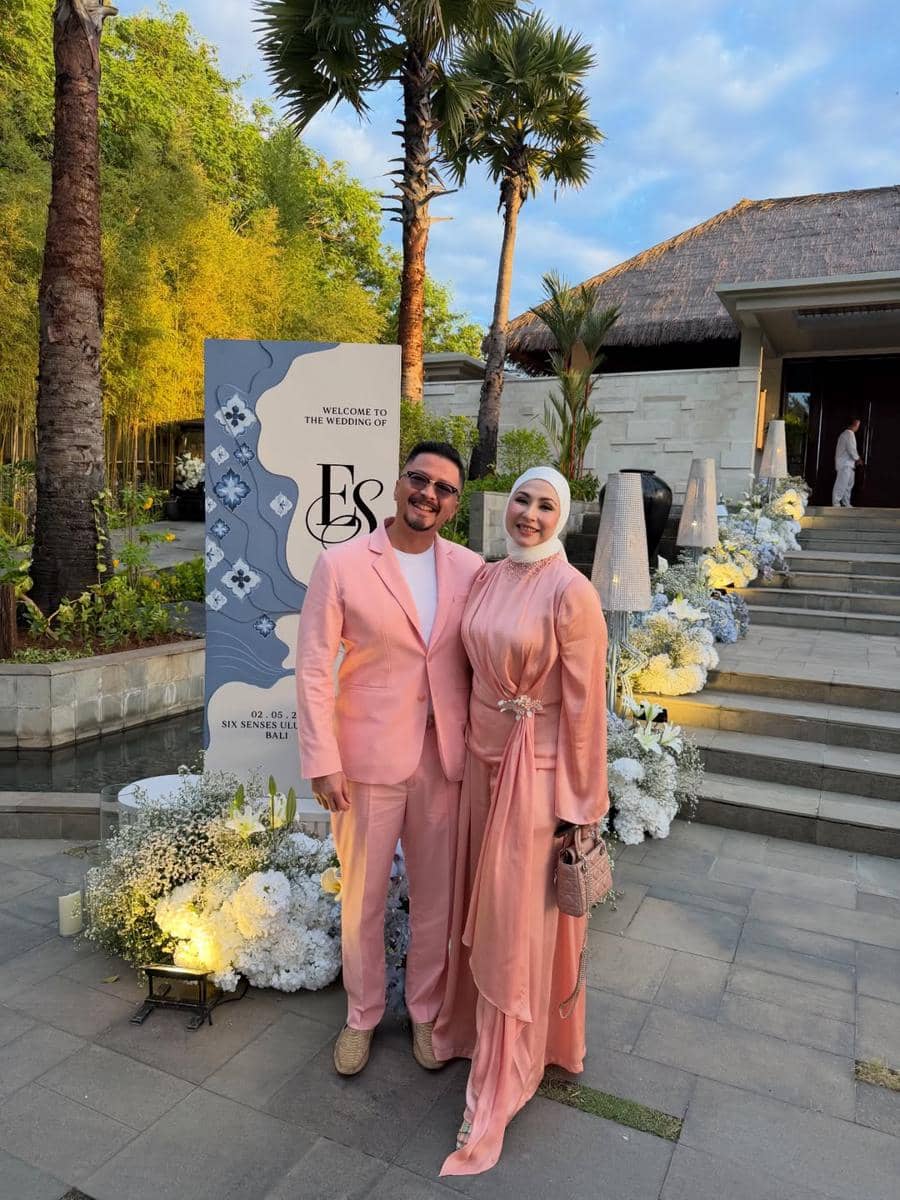 gaya couple seleb yang datang ke resepsi pernikahan El Rumi dan Syifa Hadju di Bali