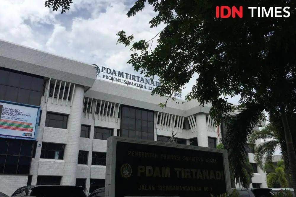 Gedung PDAM Tirtanadi Sumut yang terletak di jalan S. M Raja nomor 1 Medan (IDN Times/ Indah Permata Sari)