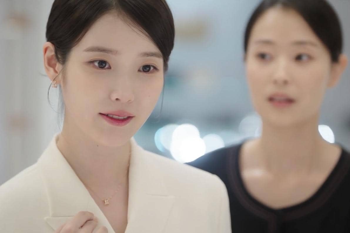 Seong Hui Ju (IU) dalam drakor Perfect Crown 