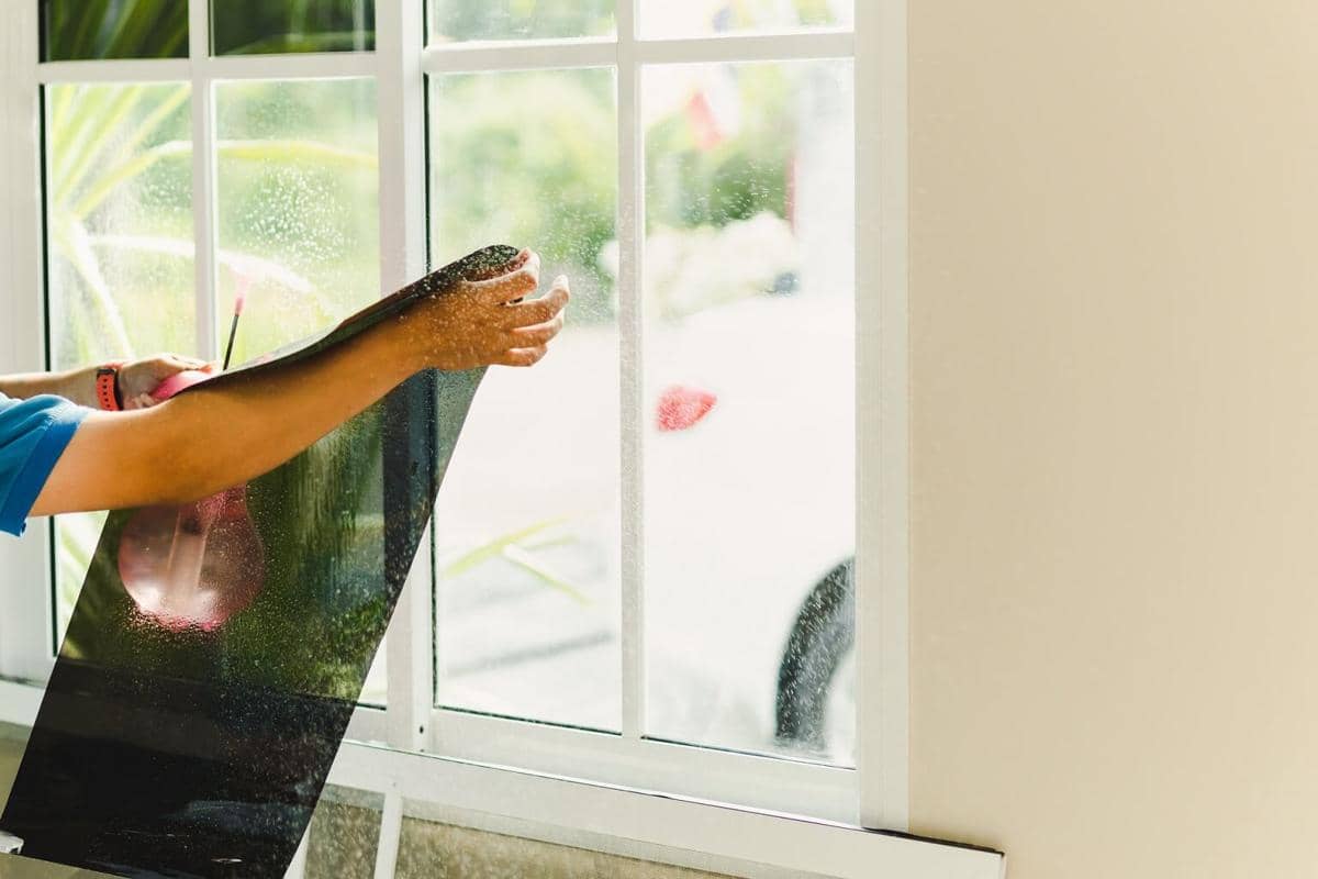 ilustrasi window film untuk jendela