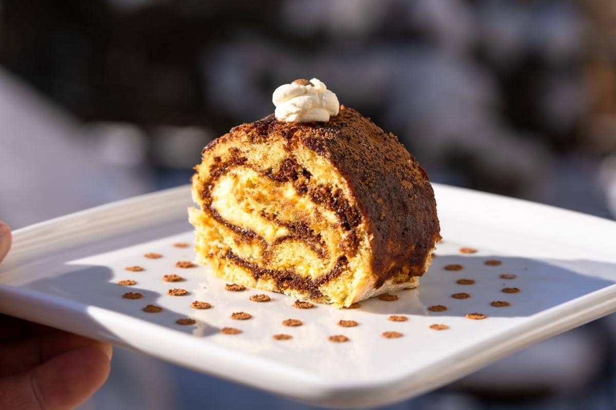 ilustrasi cokelat swiss roll