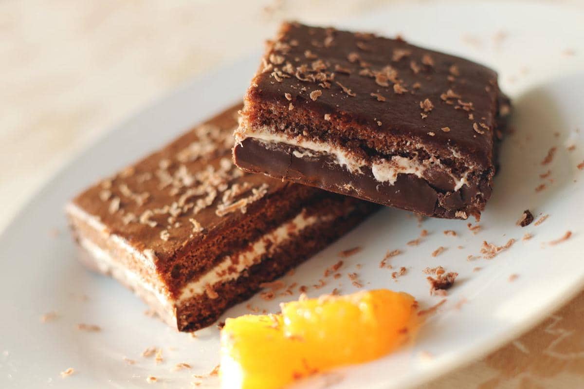 ilustrasi brownies cokelat 