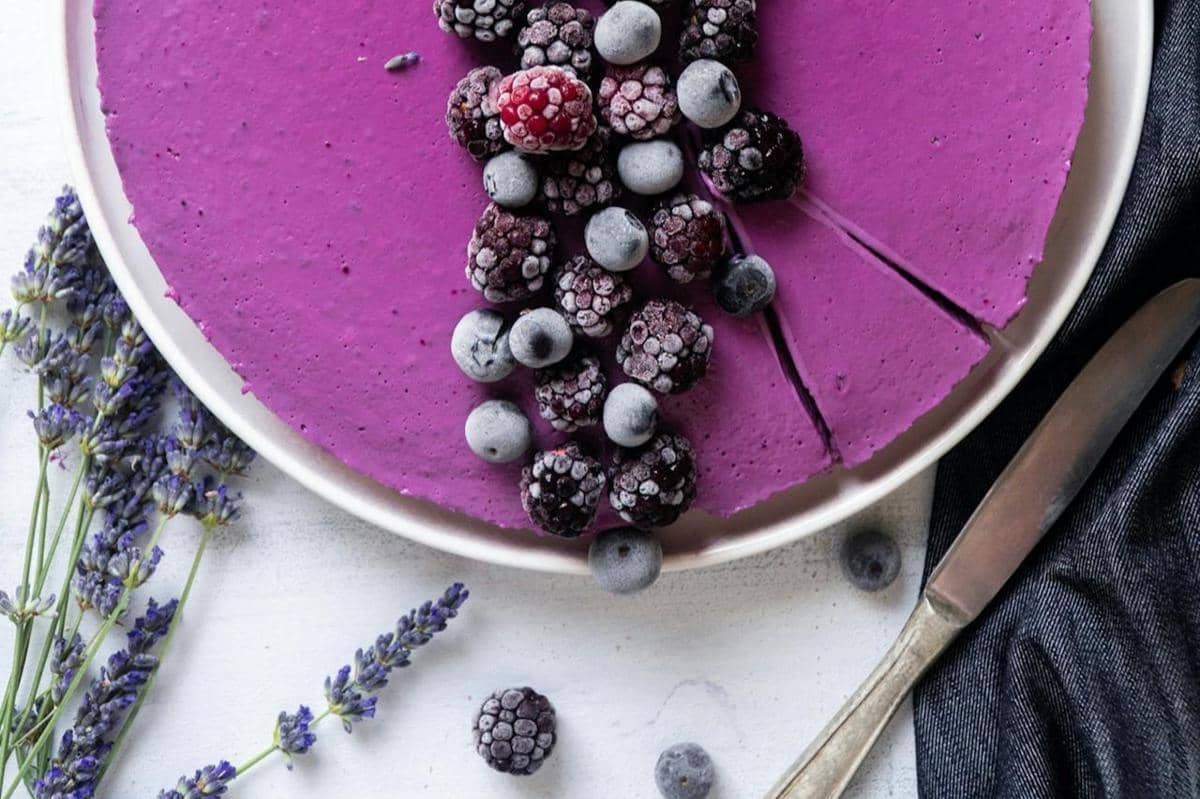 ilustrasi ube cheesecake 