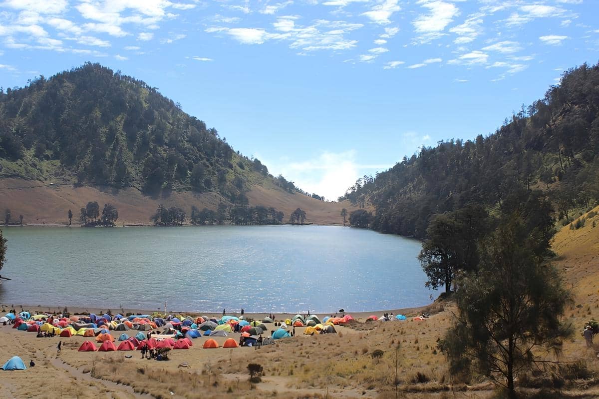 6 Aturan Camping di Ranu Kumbolo, Pendaki Wajib Tahu!
