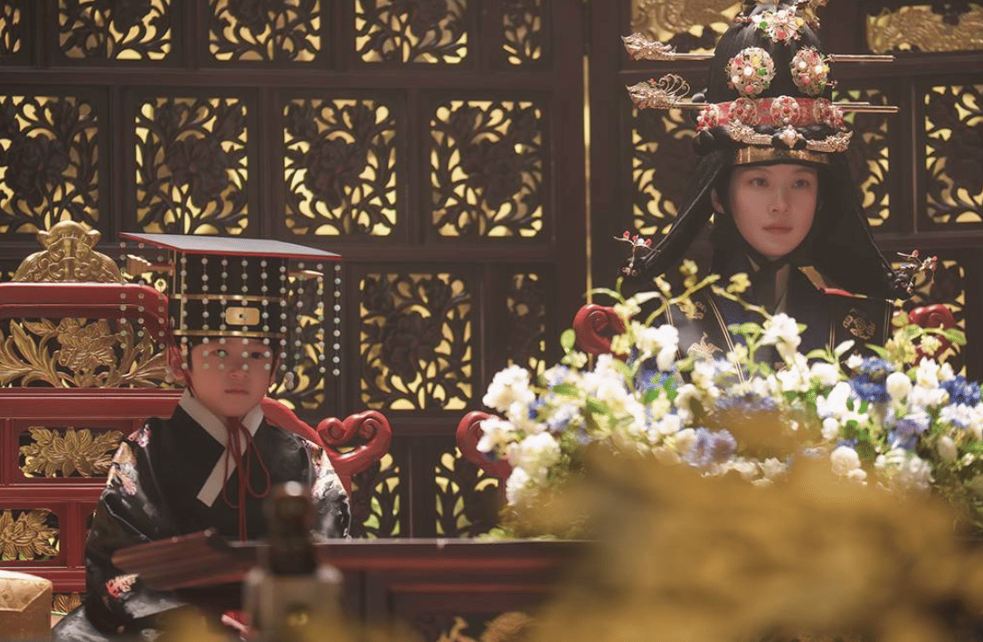 Cuplikan drama Korea Perfect Crown
