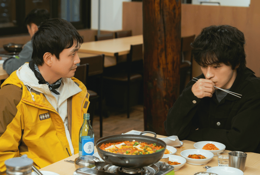 7 Alasan Ironis Gyeong Se Benci Dong Man di We Are All Trying Here