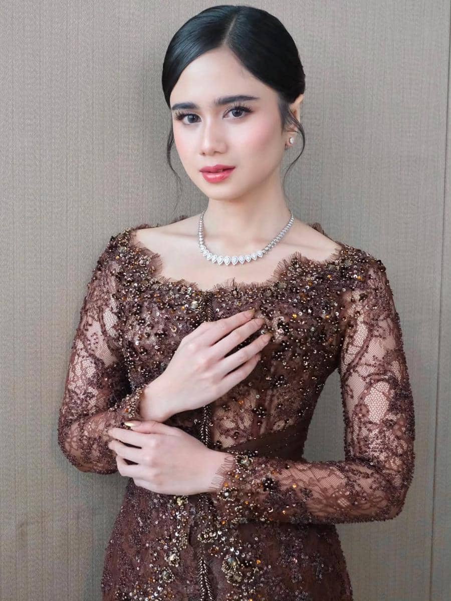 Detail makeup Tissa Biani di acara akad El-Syifa