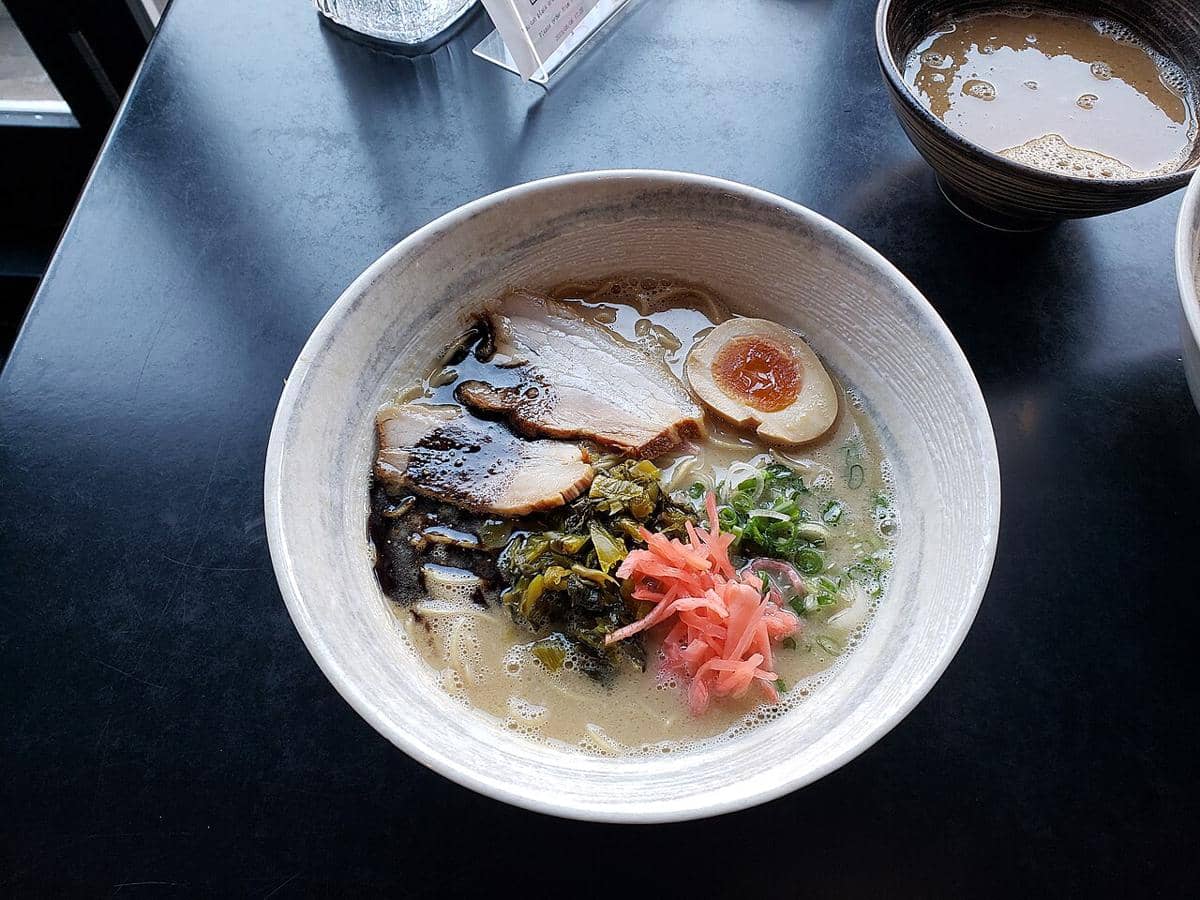 ilustrasi tonkotsu ramen